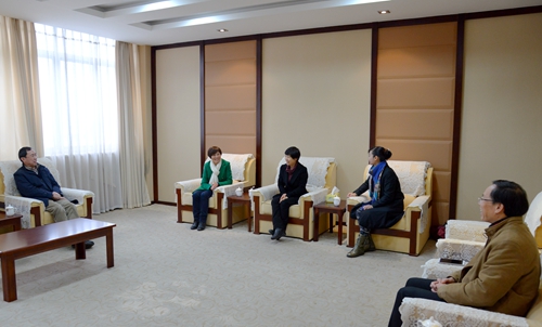 丁晓燕副市长来校看望慰问市高级专家与市专业技术拔尖人才
